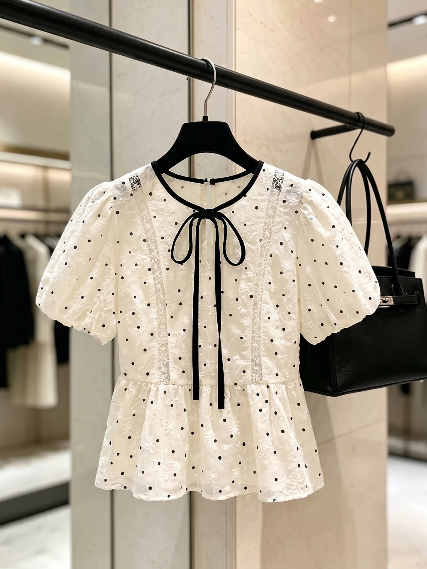 Sweet Style Polka Dot Short Sleeve Shirt with Bow round Neck Commute Fashion Color Block Versatile Women's Top Korean Version...
Sweet Style Polka Dot Short Sleeve Shirt with Bow round Neck Commute Fashion Color Block Versatile Women's Top Korean Version...