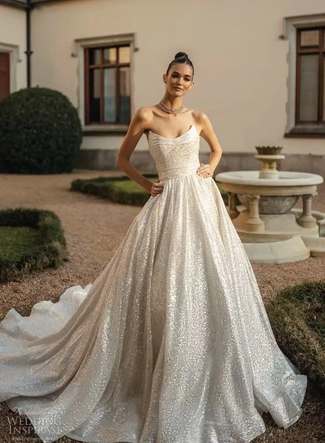 2025 Elegant Sparkly Sleeveless A-Line Off White Tulle Wedding Dress Court Train Corset Bride Gowns Customized vestido de novia
2025 Elegant Sparkly Sleeveless A-Line Off White Tulle Wedding Dress Court Train Corset Bride Gowns Customized vestido de novia