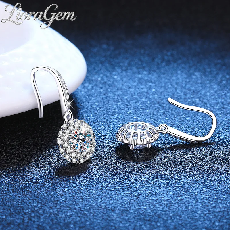 LioraGem Brilliant Star-studded Micro-set Hook Earrings, D-color Moissanite Round Bezel Pendant Earrings Platinum PT950 Stamp
LioraGem Brilliant Star-studded Micro-set Hook Earrings, D-color Moissanite Round Bezel Pendant Earrings Platinum PT950 Stamp