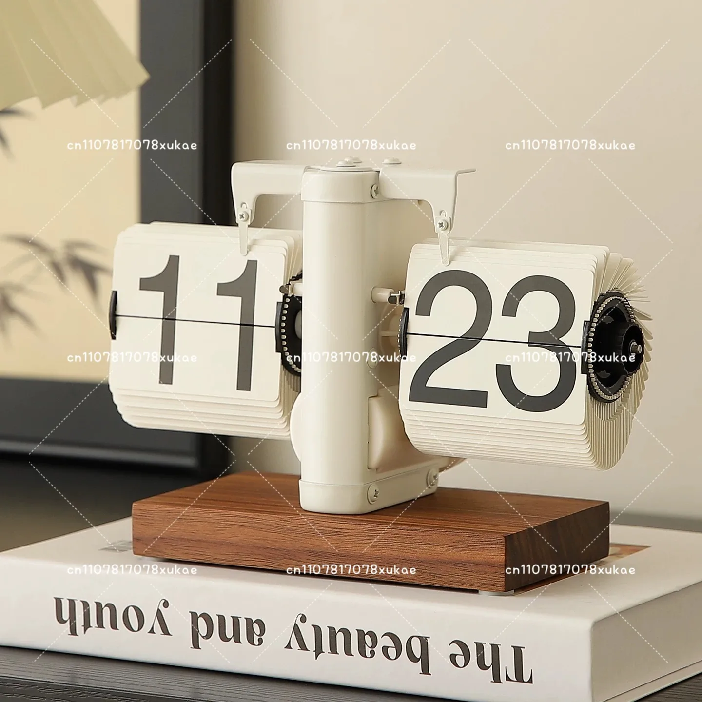 Vintage Mechanical Auto Flip Clock Desk Decor, Retro Table Clock for Living
Vintage Mechanical Auto Flip Clock Desk Decor, Retro Table Clock for Living