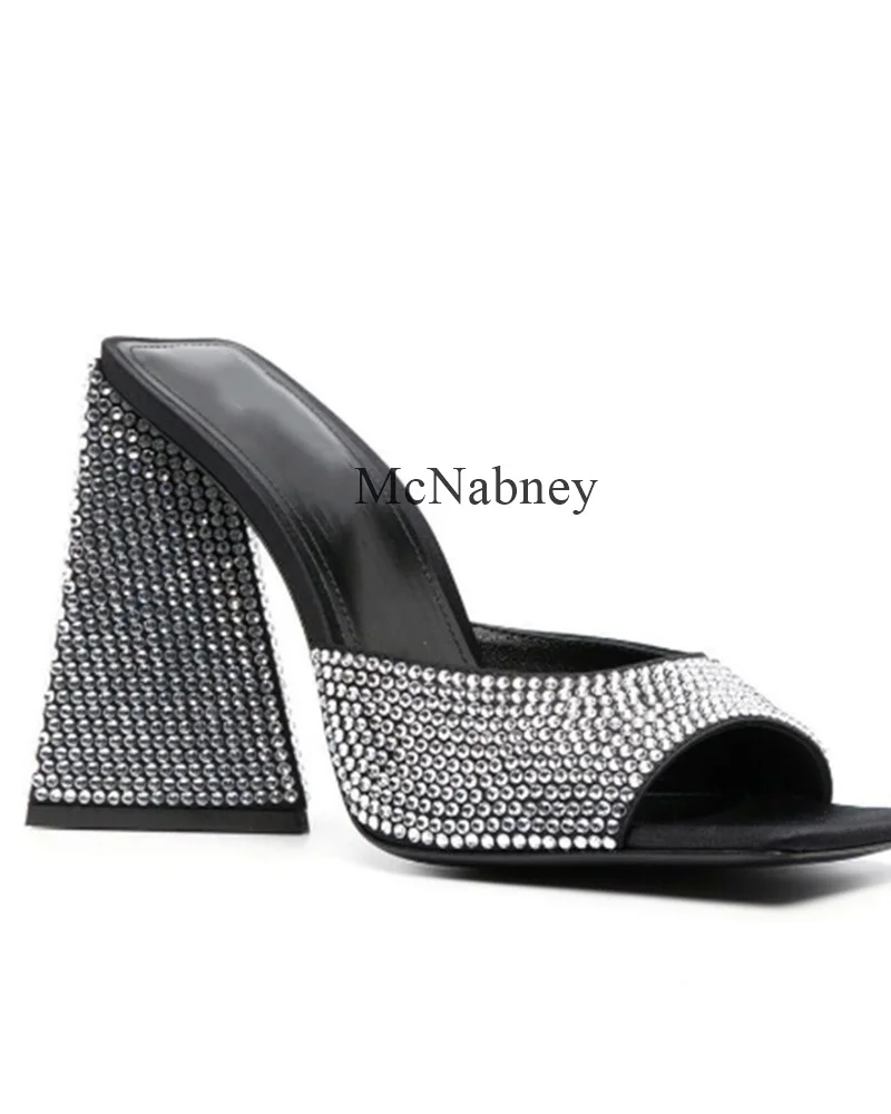 Black Outdoor Rhinestone Peep Toe Summer Women Slippers Sexy Style Chunky High Heels Fashionable And Versatile Soft Shoe Upper
Black Outdoor Rhinestone Peep Toe Summer Women Slippers Sexy Style Chunky High Heels Fashionable And Versatile Soft Shoe Upper