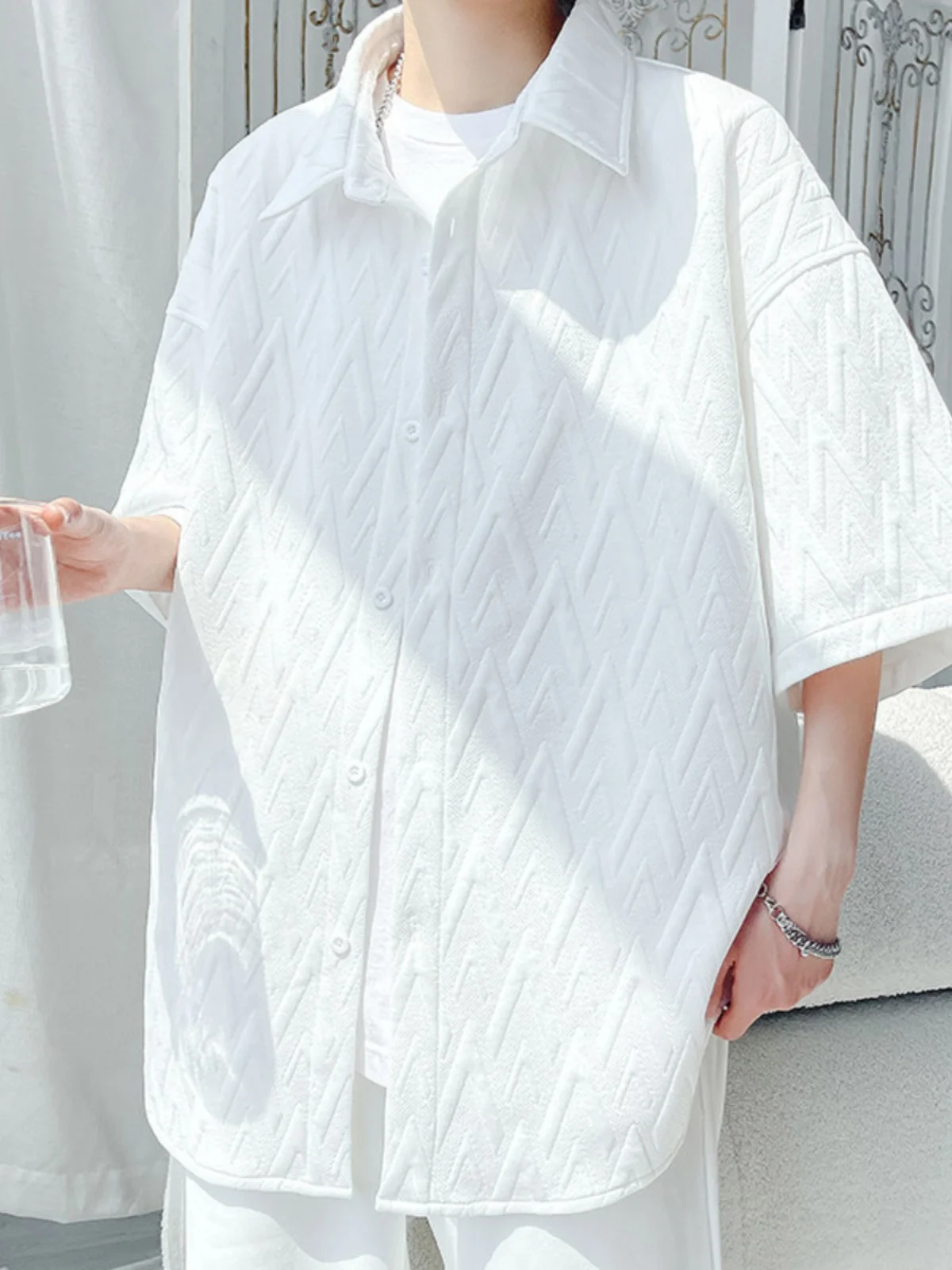 White ort Sve Men's irt Summer High-End Folded Texture Five-Sve Trendy Brand Faion Top Breathable Loose Fit Youth...
White ort Sve Men's irt Summer High-End Folded Texture Five-Sve Trendy Brand Faion Top Breathable Loose Fit Youth...