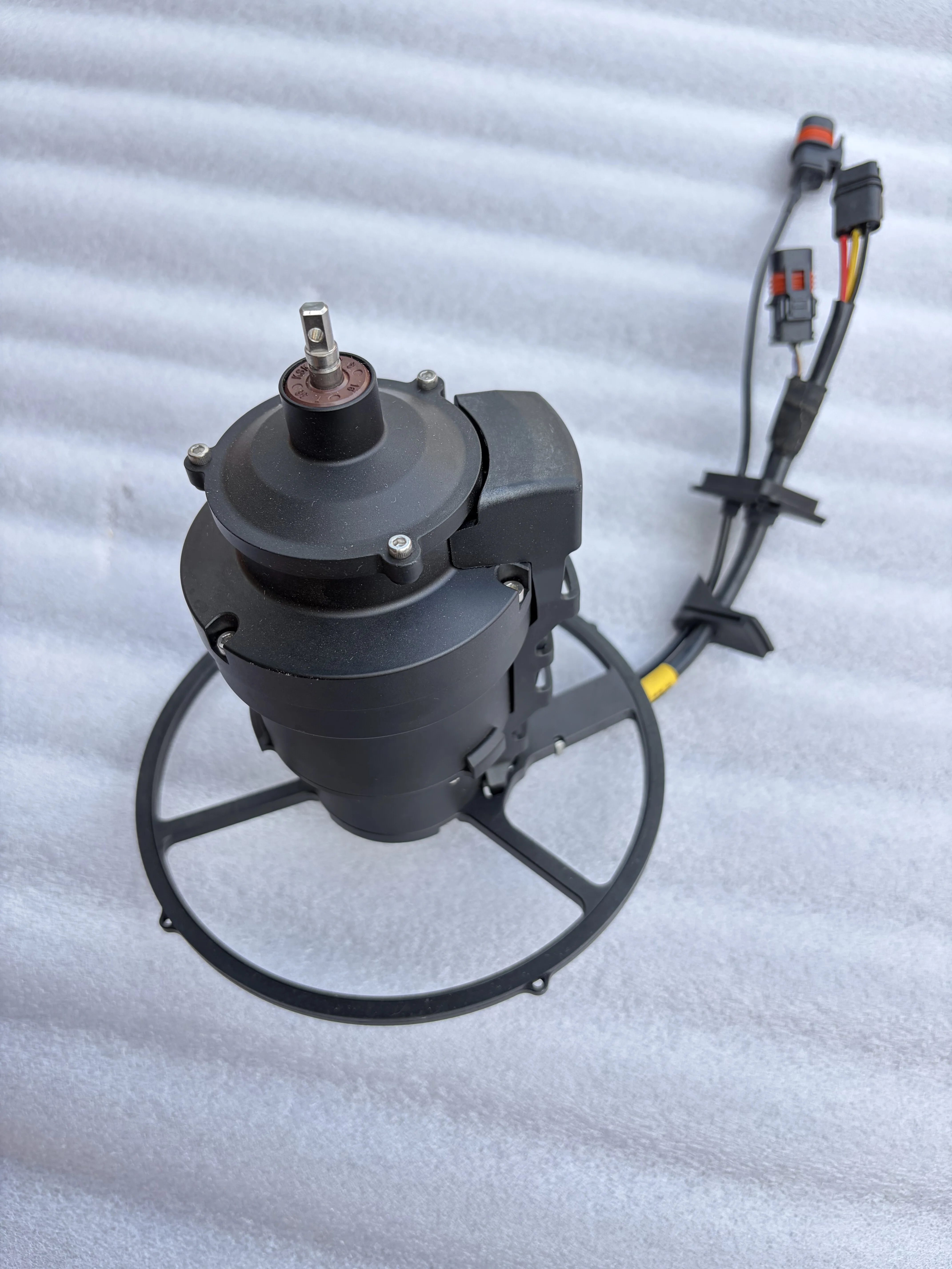 Brand New 00716 Gearbox Reducer Assembly For T50 Agricultural Drone Spreader System Main Replacement Parts
Brand New 00716 Gearbox Reducer Assembly For T50 Agricultural Drone Spreader System Main Replacement Parts