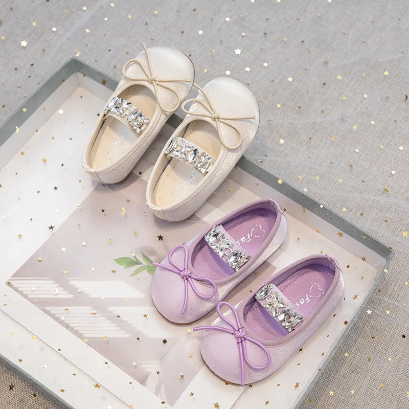 New Princess Shoe Ballet Rhinestone Flat Girl Shoe Simple Exquisite Sweet Leather Shoes Classic Trendy Elegant Child Sandals
New Princess Shoe Ballet Rhinestone Flat Girl Shoe Simple Exquisite Sweet Leather Shoes Classic Trendy Elegant Child Sandals