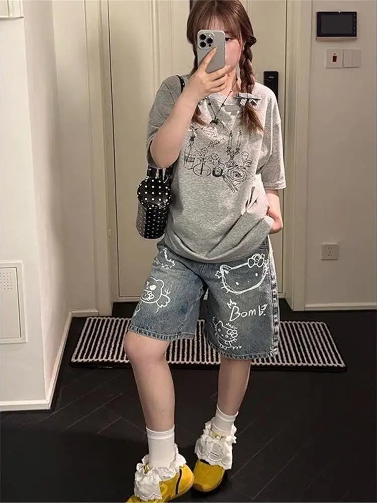 Американские ретро-джинсы-шорты с пятью карманами, женские летние, в стиле High Street, свободные, прямые, утягивающие, широкие, средней длины
Американские ретро-джинсы-шорты с пятью карманами, женские летние, в стиле High Street, свободные, прямые, утягивающие, широкие, средней длины