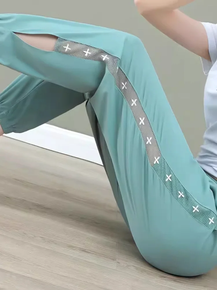 Повседневные спортивные брюки Harlan из ледяного шелка, женские летние тонкие свободные брюки-фонарики с девятью точками, защита от комаров, защита от солнца
Повседневные спортивные брюки Harlan из ледяного шелка, женские летние тонкие свободные брюки-фонарики с девятью точками, защита от комаров, защита от солнца