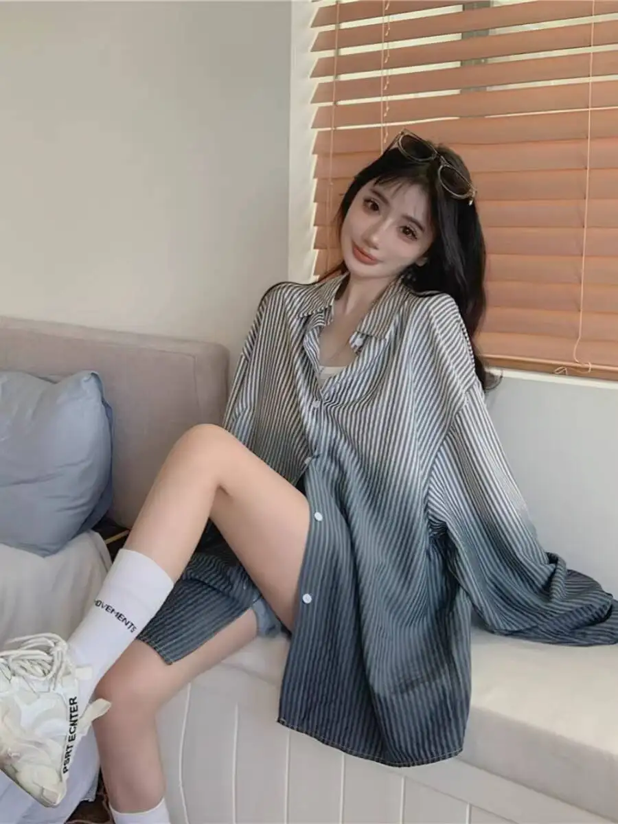 Women Casual Shirts 2026 New Plus Size Women Gradient Striped Sun Protection Shirts Fashion Top Coat Outerwear
Women Casual Shirts 2026 New Plus Size Women Gradient Striped Sun Protection Shirts Fashion Top Coat Outerwear