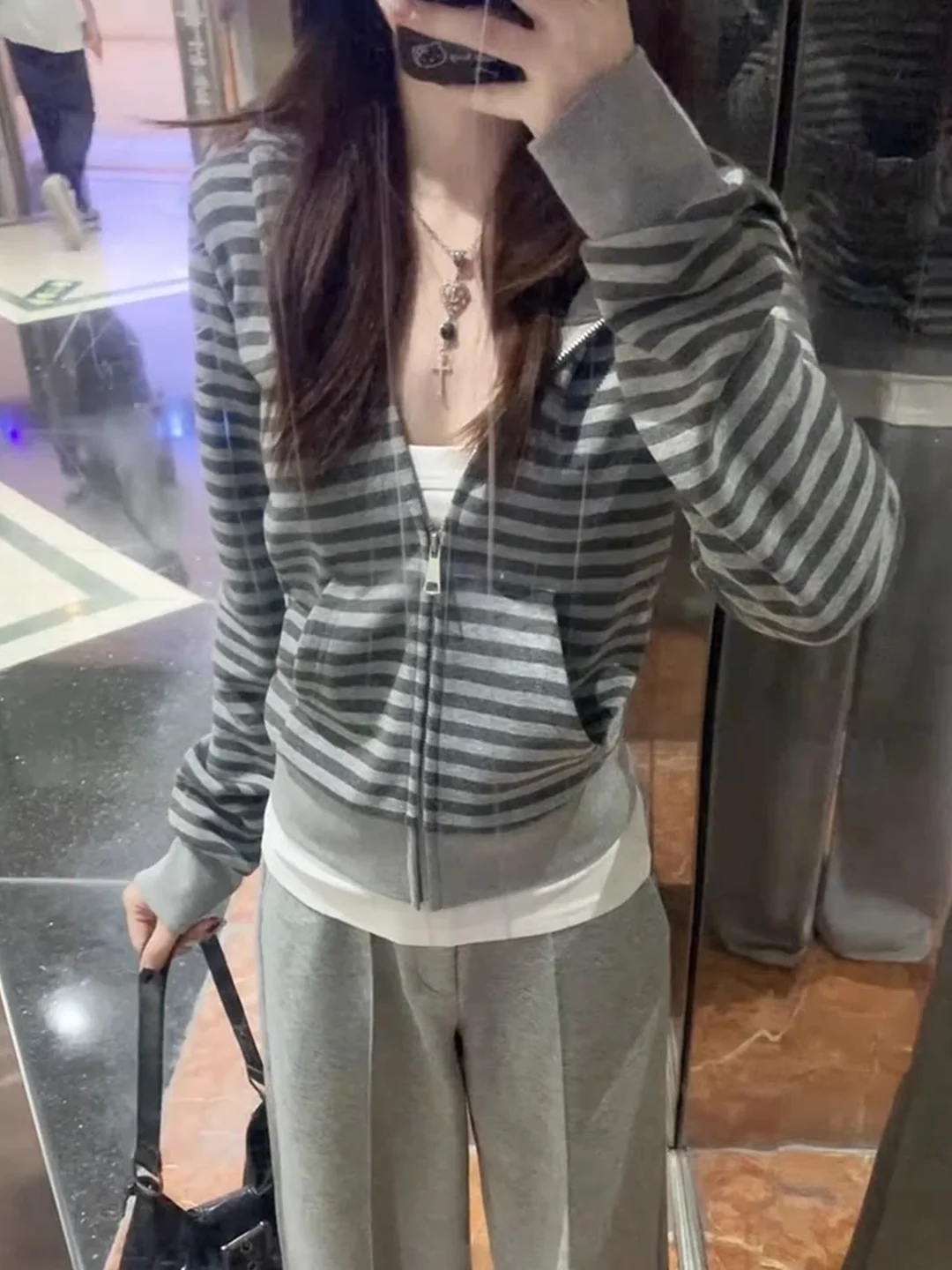 American Retro Lazy Style Striped Hoodie Women's Spring Autumn Waist Cinched Short Coat Unique Design Sense Long Sleeve Zipper
American Retro Lazy Style Striped Hoodie Women's Spring Autumn Waist Cinched Short Coat Unique Design Sense Long Sleeve Zipper