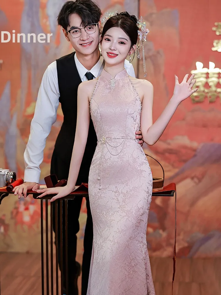 Розовое свадебное платье в китайском стиле с длинной юбкой-русалкой для женщин, для свадебных торжеств и вечерних мероприятий
Розовое свадебное платье в китайском стиле с длинной юбкой-русалкой для женщин, для свадебных торжеств и вечерних мероприятий