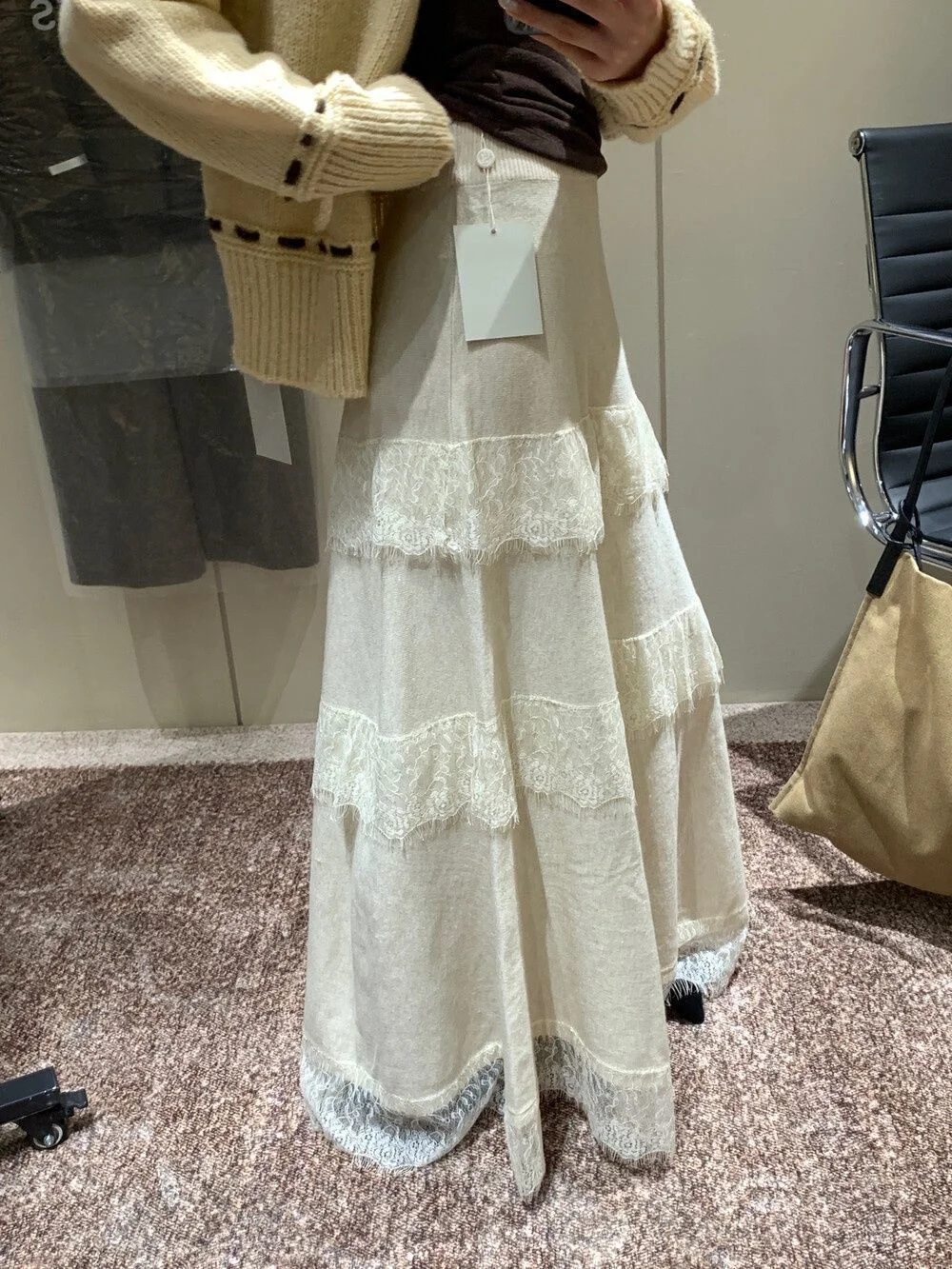 Elegant Lace Patchwork Knit Midi Skirts Women Autumn High Waist Loose Splicing Long Skirt Korean Hepburn Style A Line Skirts
Elegant Lace Patchwork Knit Midi Skirts Women Autumn High Waist Loose Splicing Long Skirt Korean Hepburn Style A Line Skirts