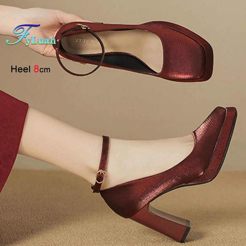 Новинка 2023 года, женские туфли-лодочки на грубом каблуке, темпераментные атласные туфли Мэри Джейн с квадратной головкой, модные универсальные женские туфли для банкета 
Новинка 2023 года, женские туфли-лодочки на грубом каблуке, темпераментные атласные туфли Мэри Джейн с квадратной головкой, модные универсальные женские туфли для банкета