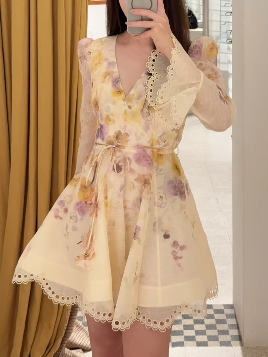 Elegant Floral Print Dress with Bubble Sleeves And Waist Belt V-Neck City Commute Casual Daily Travel Party Standard Fit A-Li...
Elegant Floral Print Dress with Bubble Sleeves And Waist Belt V-Neck City Commute Casual Daily Travel Party Standard Fit A-Li...
