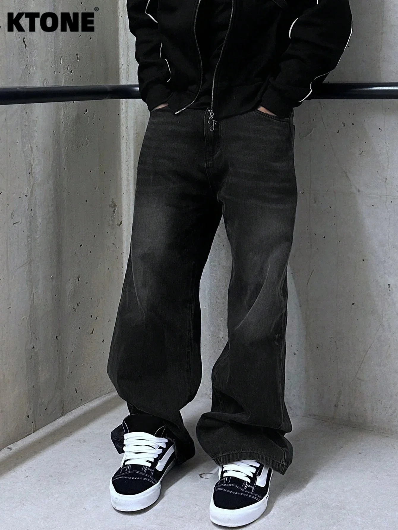 Classic Black Y2K Drip Men's Baggy Jeans Pant Original Design Daily Wear Trousers No accessories or belts included
Classic Black Y2K Drip Men's Baggy Jeans Pant Original Design Daily Wear Trousers No accessories or belts included