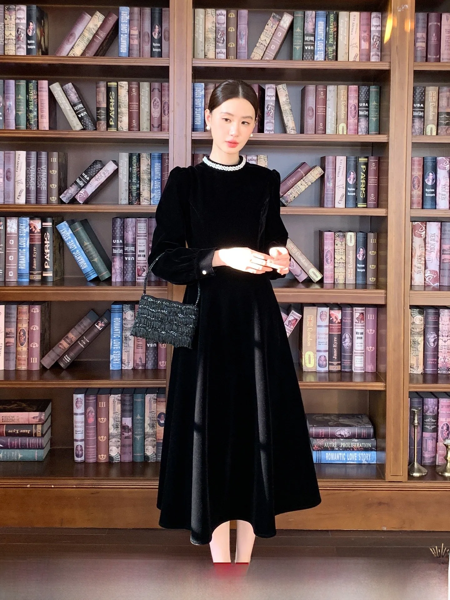 Ele Pearl Collar Velvet Dr Women's Winter New Sle High Waist Silk Long Skirt Ci Commuting H-ape Loose Fit
Ele Pearl Collar Velvet Dr Women's Winter New Sle High Waist Silk Long Skirt Ci Commuting H-ape Loose Fit