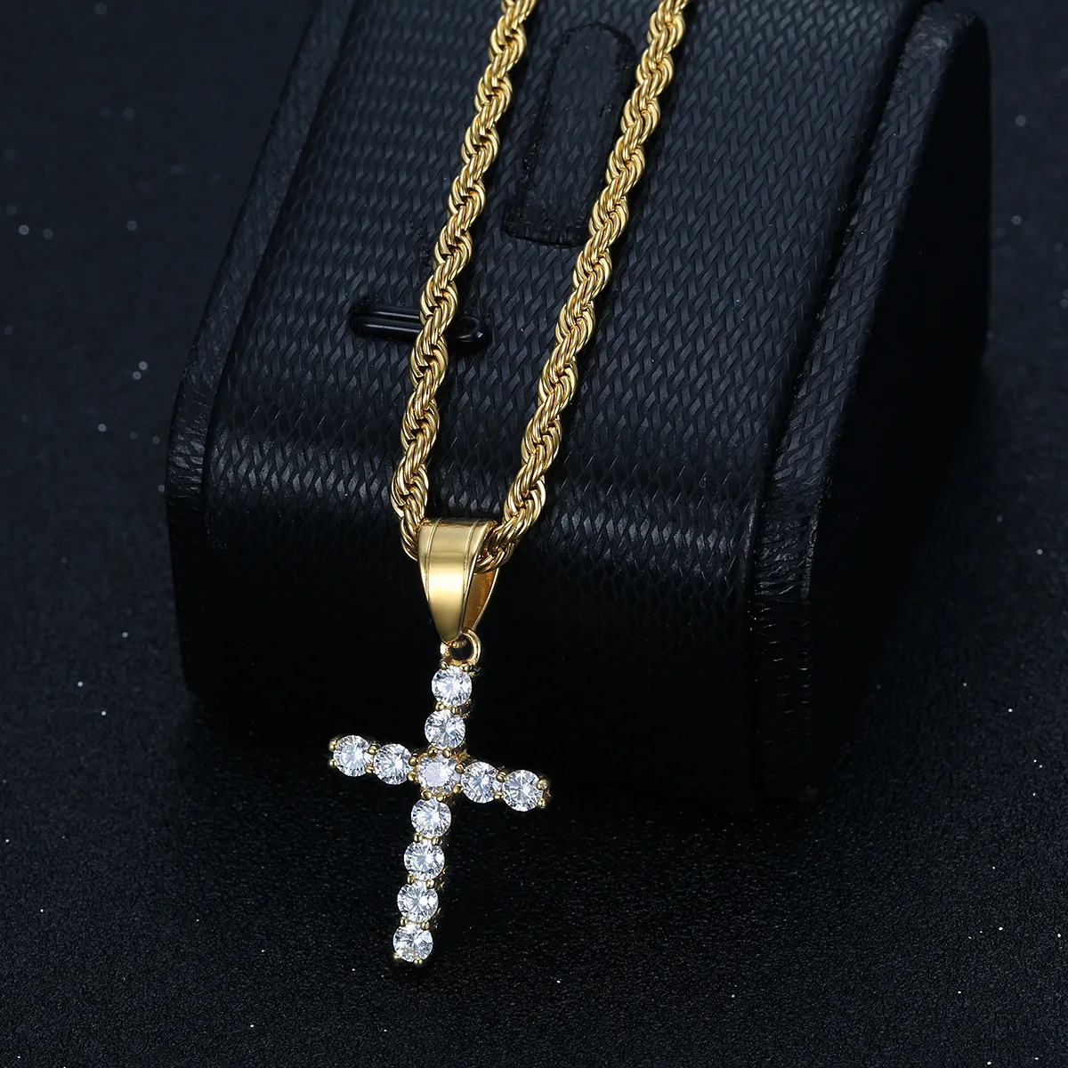 Besiko Men Women Hip Hop Cross Stainless Steel Pendant Necklace With 4mm Zircon Tennis Chain Iced Out Exquisite Bling Jewelry
Besiko Men Women Hip Hop Cross Stainless Steel Pendant Necklace With 4mm Zircon Tennis Chain Iced Out Exquisite Bling Jewelry