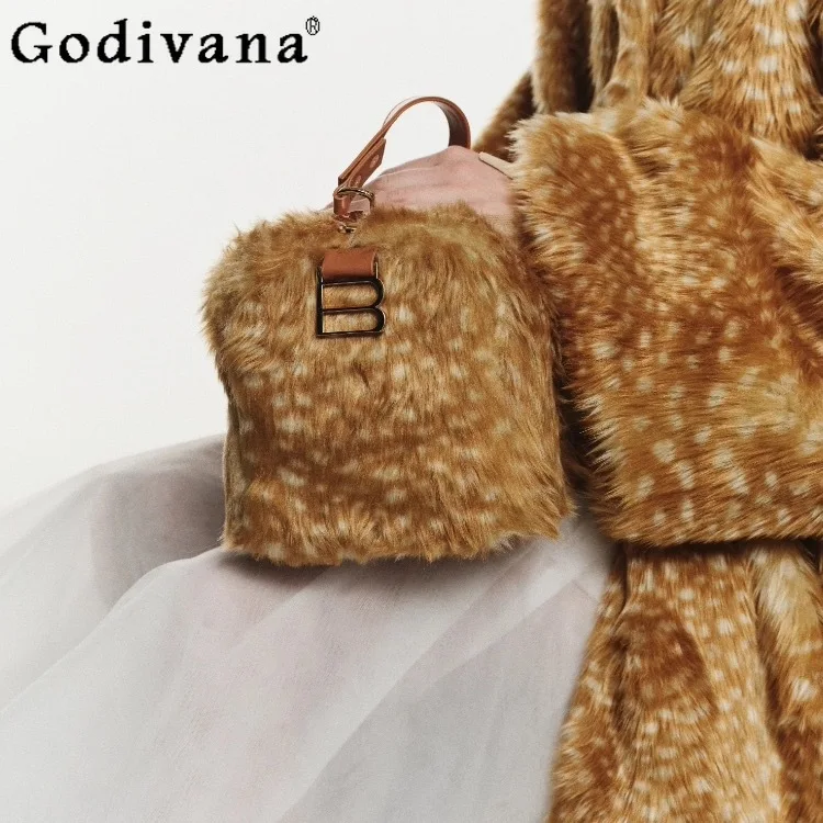2026 Japanese Style New Girls Women's Plush Handbag Crossbody Square Fur Tote Bags Sweet Girl Female Furry Bags
2026 Japanese Style New Girls Women's Plush Handbag Crossbody Square Fur Tote Bags Sweet Girl Female Furry Bags