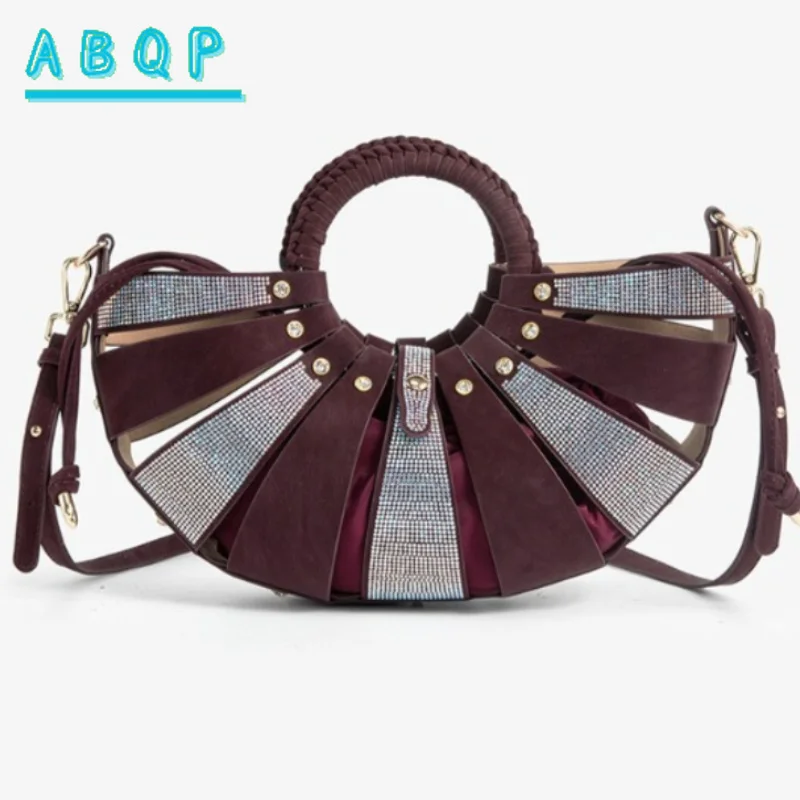 ABQP New Evening Handbag Luxury Brand Diamond-encrusted Sparkling Dinner Party Handbag Fan-shaped Diamond-encrusted Women's Bag
ABQP New Evening Handbag Luxury Brand Diamond-encrusted Sparkling Dinner Party Handbag Fan-shaped Diamond-encrusted Women's Bag