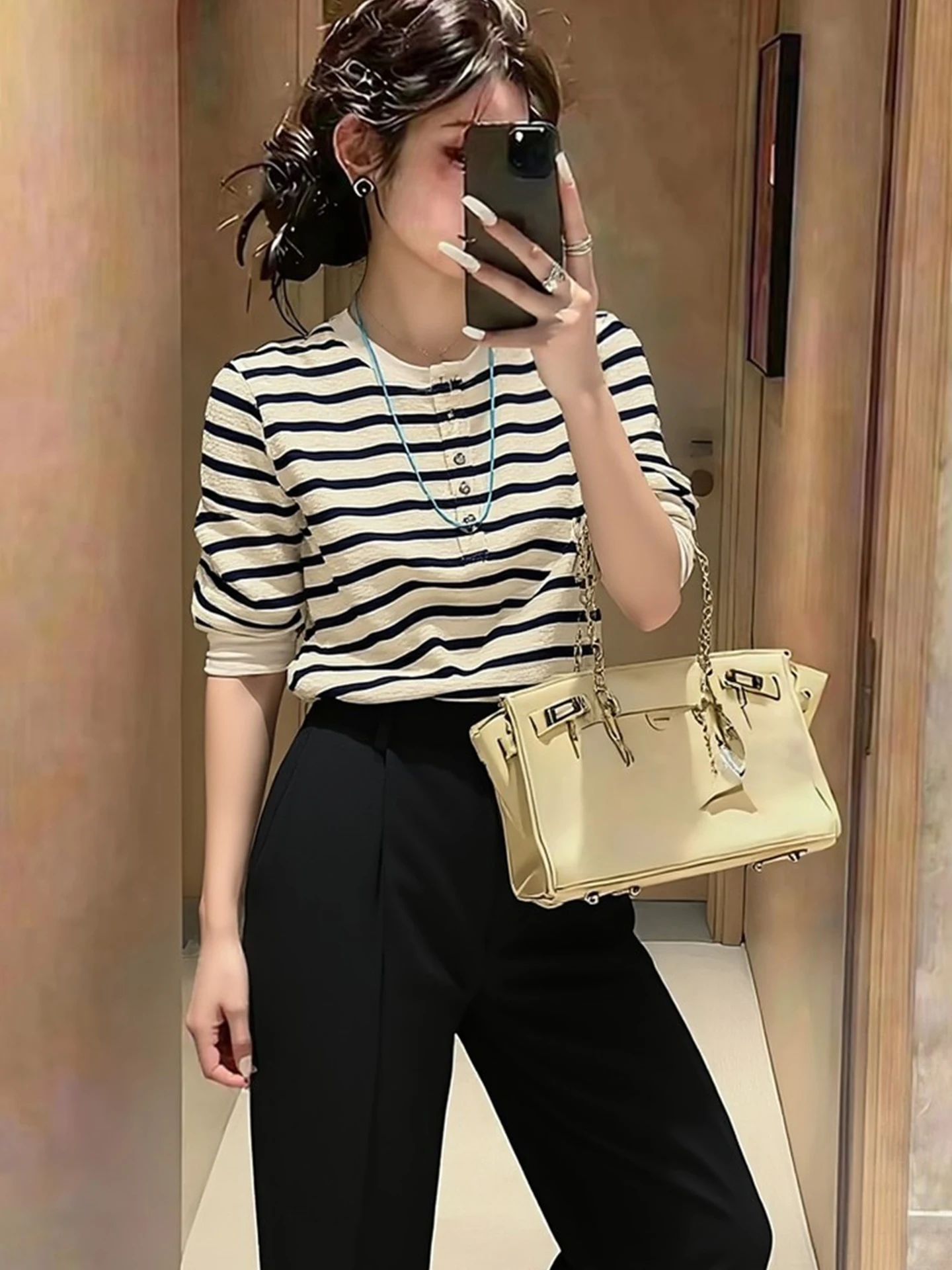 Classic Striped Long Sleeve Crew Neck T-Shirt Women's Skin-friendly Base Layer Shirt Casual Style Spring Simple Match All
Classic Striped Long Sleeve Crew Neck T-Shirt Women's Skin-friendly Base Layer Shirt Casual Style Spring Simple Match All
