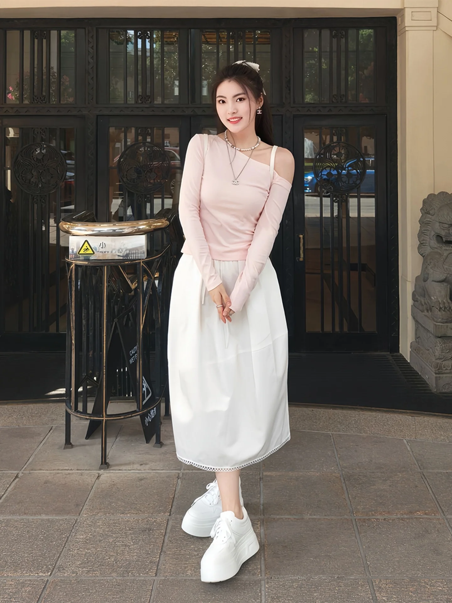 Женская футболка с длинным рукавом и открытыми плечами, простой крой, удлиненная, из хлопка и полиэстера, для весны и осени, повседневная, модная
Женская футболка с длинным рукавом и открытыми плечами, простой крой, удлиненная, из хлопка и полиэстера, для весны и осени, повседневная, модная