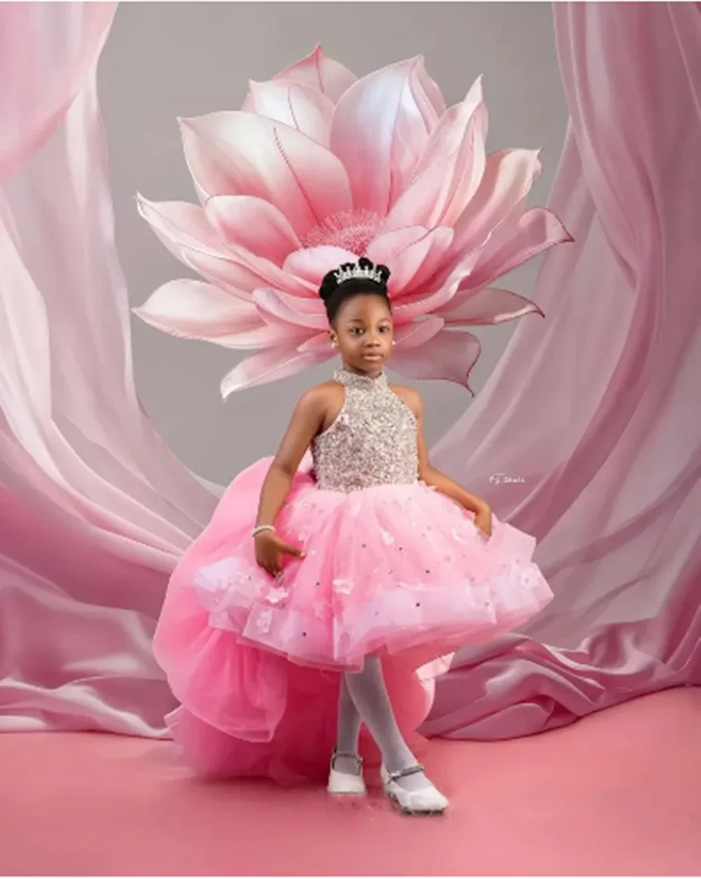 Flower Girl Dresses for Wedding Luxury Halter Sequined High Low Appliques Sleeveless Dresses Girls First Communion Birthday Gown
Flower Girl Dresses for Wedding Luxury Halter Sequined High Low Appliques Sleeveless Dresses Girls First Communion Birthday Gown