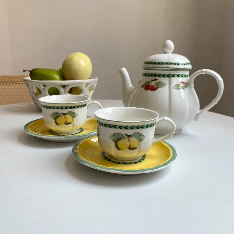 European Ceramic Coffee Cups and Saucers Tableware Ornaments Dining Table Kitchen Teacups Cold Kettle Crafts Home Decoration
European Ceramic Coffee Cups and Saucers Tableware Ornaments Dining Table Kitchen Teacups Cold Kettle Crafts Home Decoration