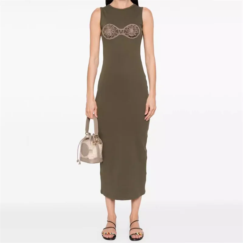 Womens dresses New elastic knitted slim fit long skirt for summer 2025 Hand hooked flower sleeveless midi dresses party dresses
Womens dresses New elastic knitted slim fit long skirt for summer 2025 Hand hooked flower sleeveless midi dresses party dresses