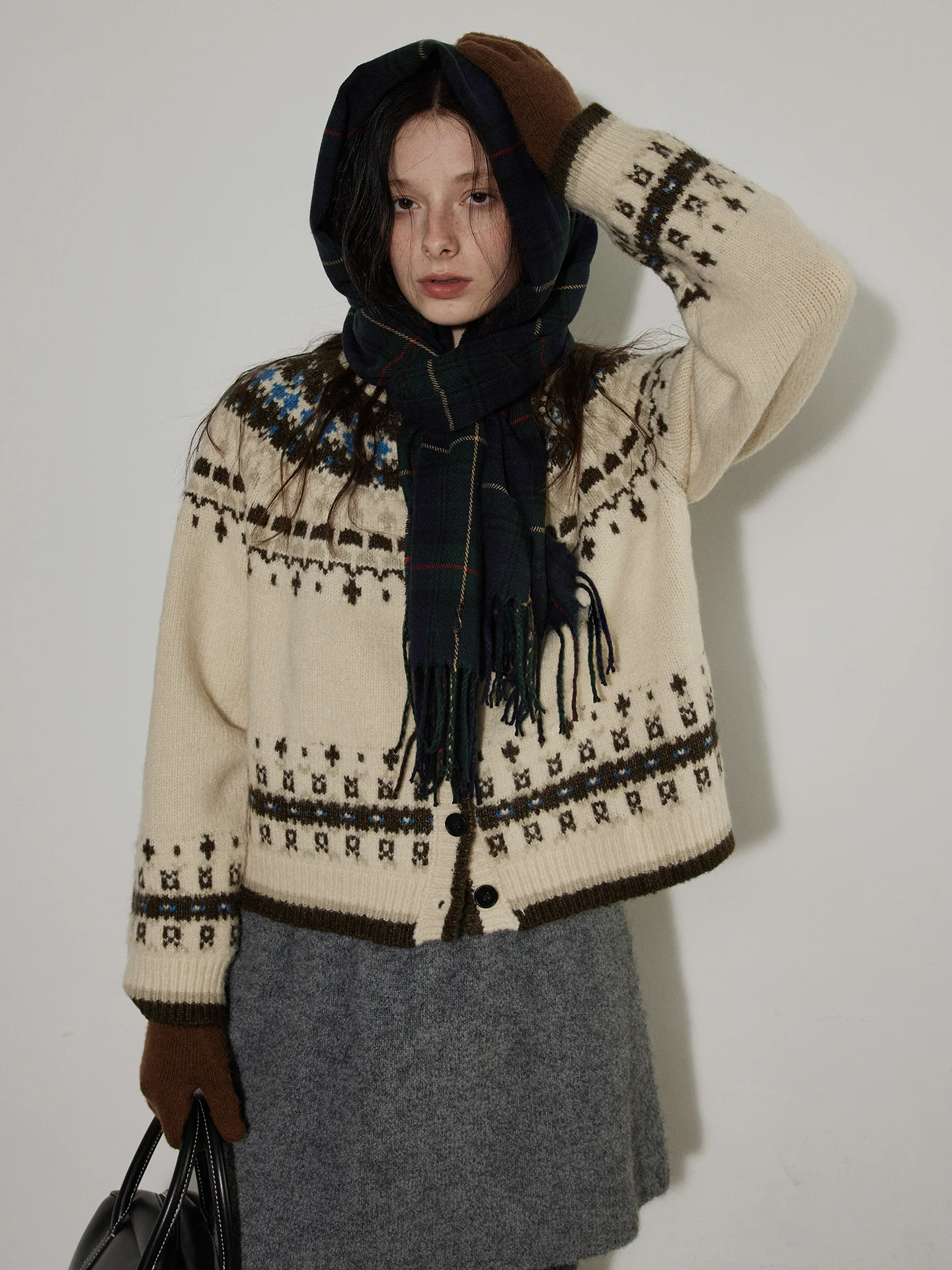 Lofi Choose Retro Color Blo Knitted Hat Sweater Women's Winter New Design Sense Knitwear Coat Geometric Pattern Long Sve
Lofi Choose Retro Color Blo Knitted Hat Sweater Women's Winter New Design Sense Knitwear Coat Geometric Pattern Long Sve