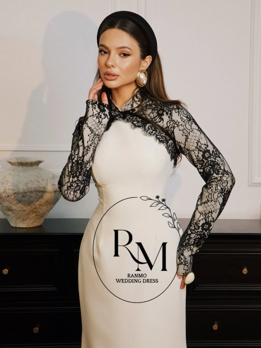 Ranmo Customized Elegant Women Lace Pleat Mermaid Evening Dress High Quality High Collar Long Sleeves Floor Lenght Party Gown
Ranmo Customized Elegant Women Lace Pleat Mermaid Evening Dress High Quality High Collar Long Sleeves Floor Lenght Party Gown