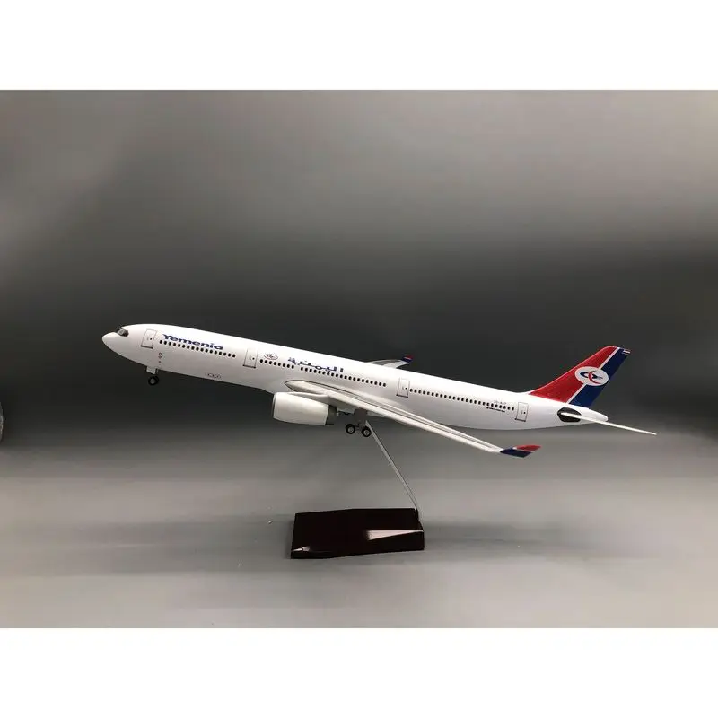 47cm Yemenia A330 Aircraft Model LED Light Up Airplane with Rolling Wheels Resin Simulation Static Collection Display Gift
47cm Yemenia A330 Aircraft Model LED Light Up Airplane with Rolling Wheels Resin Simulation Static Collection Display Gift