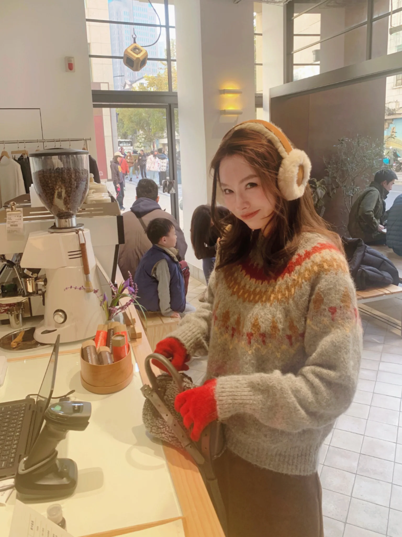 Свитер оверсайз ForeverKid из плотной шерстяной смеси, большой размер, удобный, теплый, вязаный, для женщин, повседневный, для поездок на работу, с длинными рукавами
Свитер оверсайз ForeverKid из плотной шерстяной смеси, большой размер, удобный, теплый, вязаный, для женщин, повседневный, для поездок на работу, с длинными рукавами