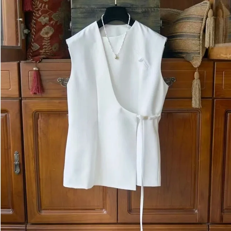 LUXURY Lace-up Vest Women's European and American Niche Asymmetrical 2025 Summer New Wrap Top Commuting style
LUXURY Lace-up Vest Women's European and American Niche Asymmetrical 2025 Summer New Wrap Top Commuting style