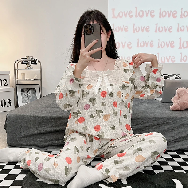 Spring and Autumn Pajamas Women's Neck Lace Edge Girl Lovely Sweet Casual Long Sleeve Suit Bubble Wrinkle Cloth Home Suit
Spring and Autumn Pajamas Women's Neck Lace Edge Girl Lovely Sweet Casual Long Sleeve Suit Bubble Wrinkle Cloth Home Suit