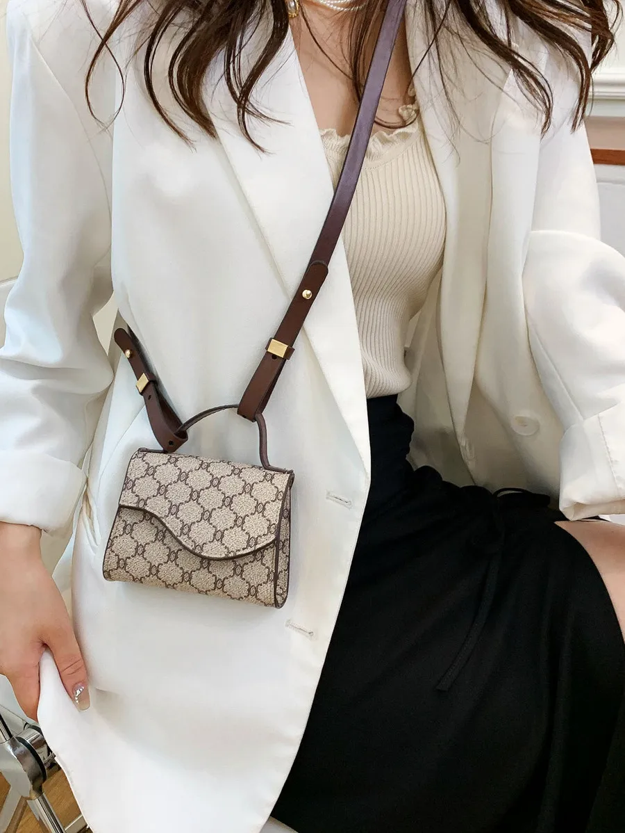 Mini Geometric Pattern Flap Square Bag Mini Classic Printed Bag, Flap Crossbody Purse, Women's PU Leather Purse (cannot Hold A Phone )
Mini Geometric Pattern Flap Square Bag Mini Classic Printed Bag, Flap Crossbody Purse, Women's PU Leather Purse (cannot Hold A Phone )