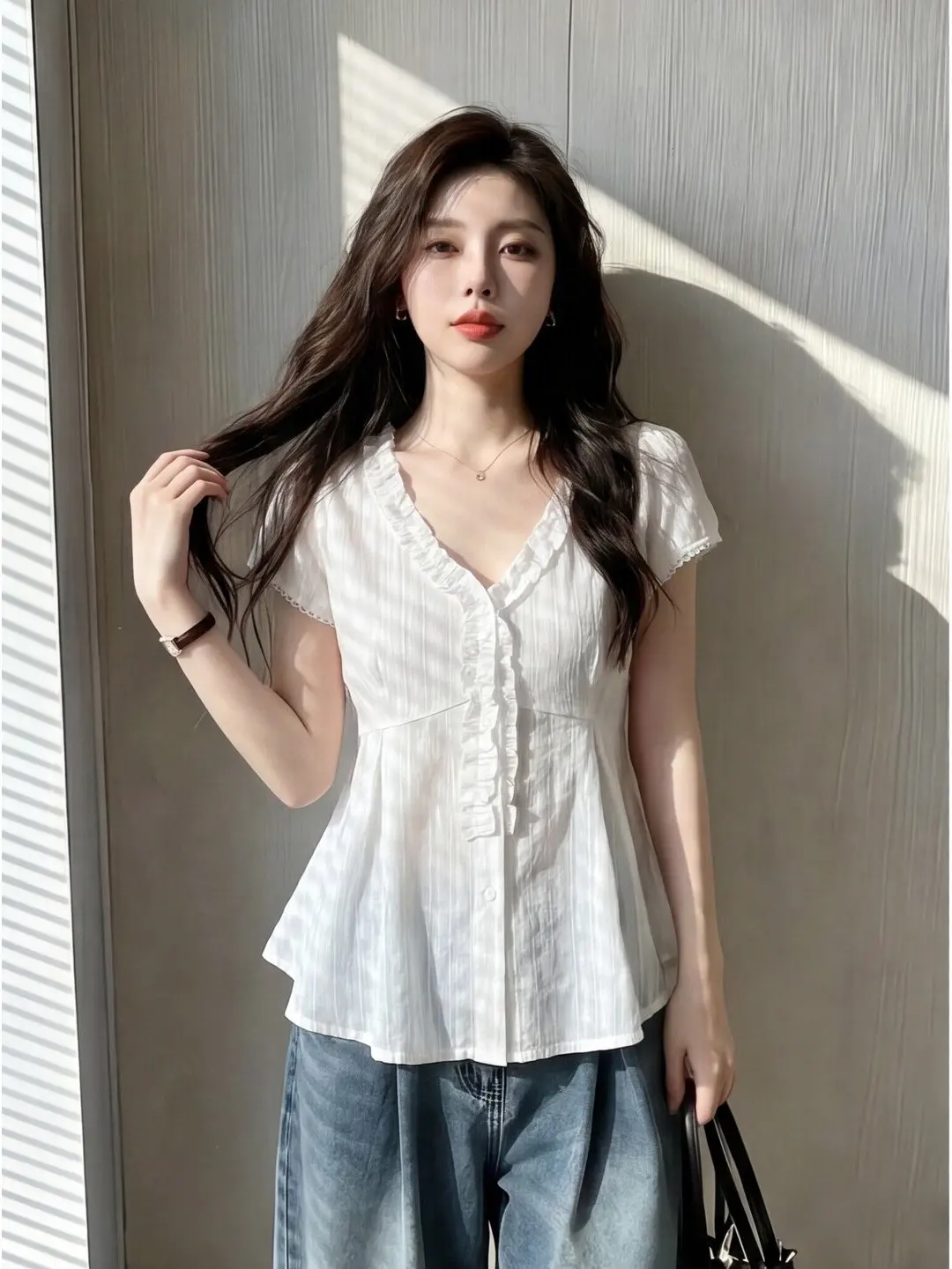 Unique Beautiful White Short Sleeve V-Neck Loose Women's Shirt Summer Fashionable Slimming Top Korean Style Breathable Skin-F...
Unique Beautiful White Short Sleeve V-Neck Loose Women's Shirt Summer Fashionable Slimming Top Korean Style Breathable Skin-F...