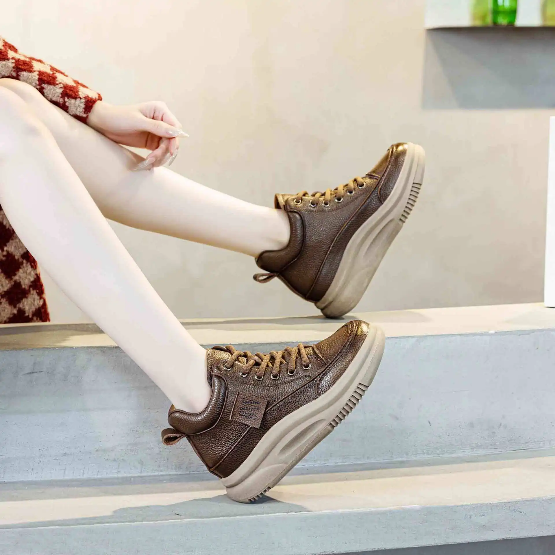 Женские туфли 2026: Новые зимние вельветовые высокие кеды, повседневная обувь, ретро-кеды, спортивная обувь для женщин
Женские туфли 2026: Новые зимние вельветовые высокие кеды, повседневная обувь, ретро-кеды, спортивная обувь для женщин