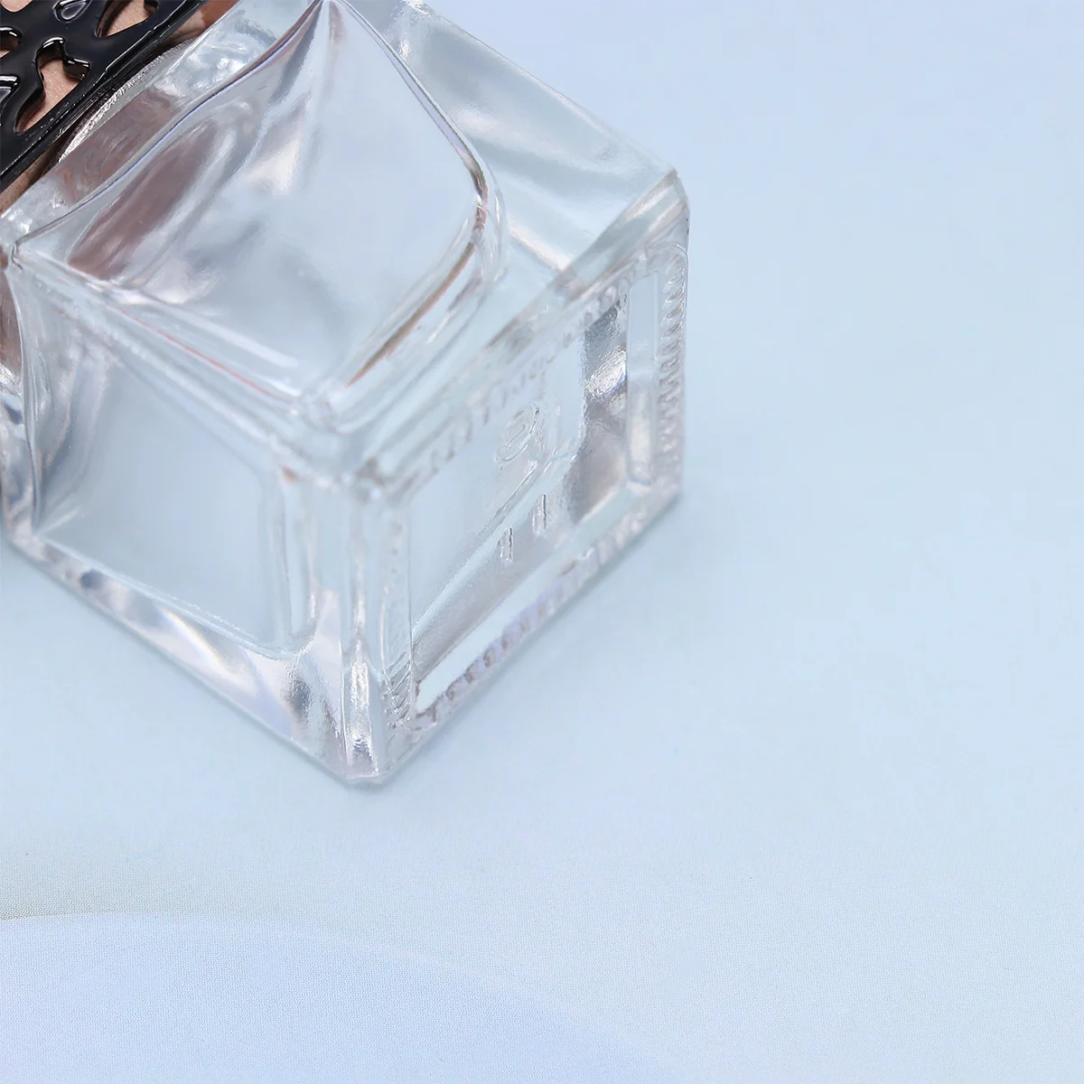 2Pcs 8Ml Car Air Vent Perfume Bottle Rotatable Aroma Clip for Auto Interior Decoration Black No Fragrance Included
2Pcs 8Ml Car Air Vent Perfume Bottle Rotatable Aroma Clip for Auto Interior Decoration Black No Fragrance Included