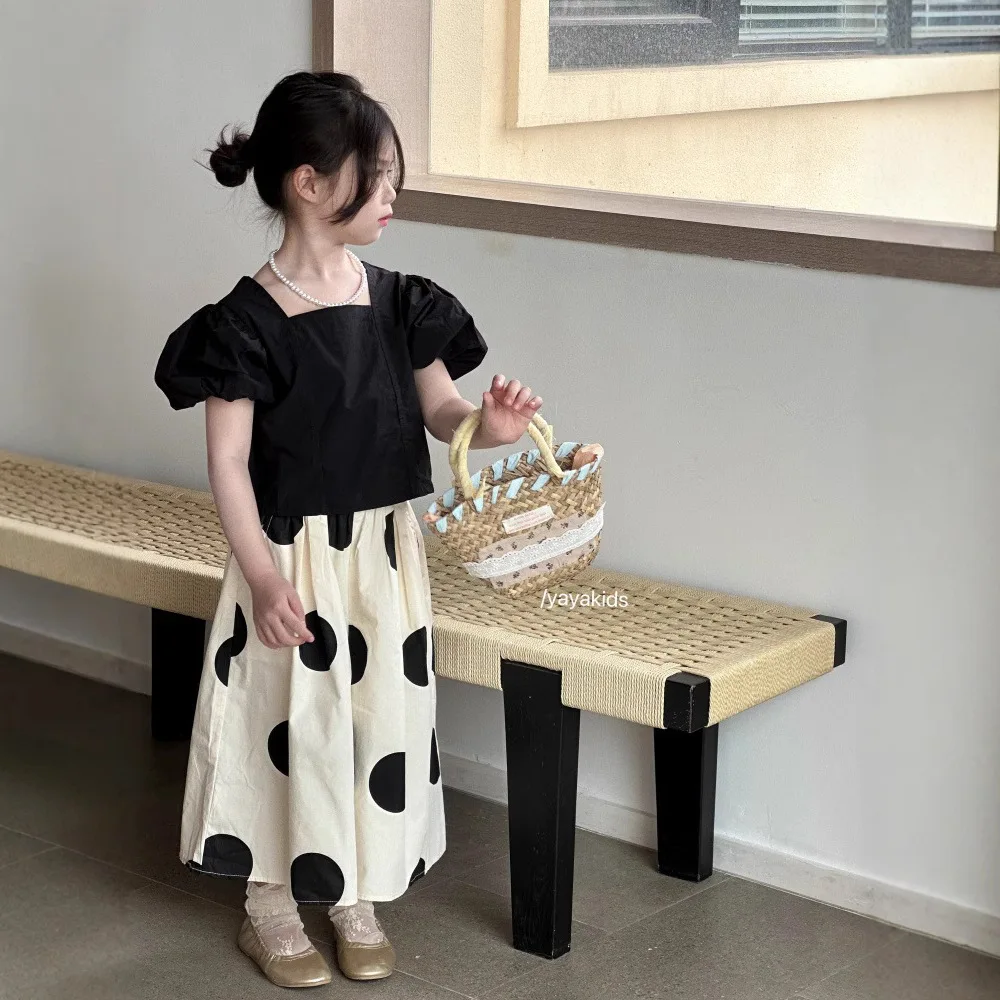 Two-piece Set Girls' Summer Set with Children's Bubble Sleeves Short Sleeves Black Shorts Top Polka Dot Pants
Two-piece Set Girls' Summer Set with Children's Bubble Sleeves Short Sleeves Black Shorts Top Polka Dot Pants