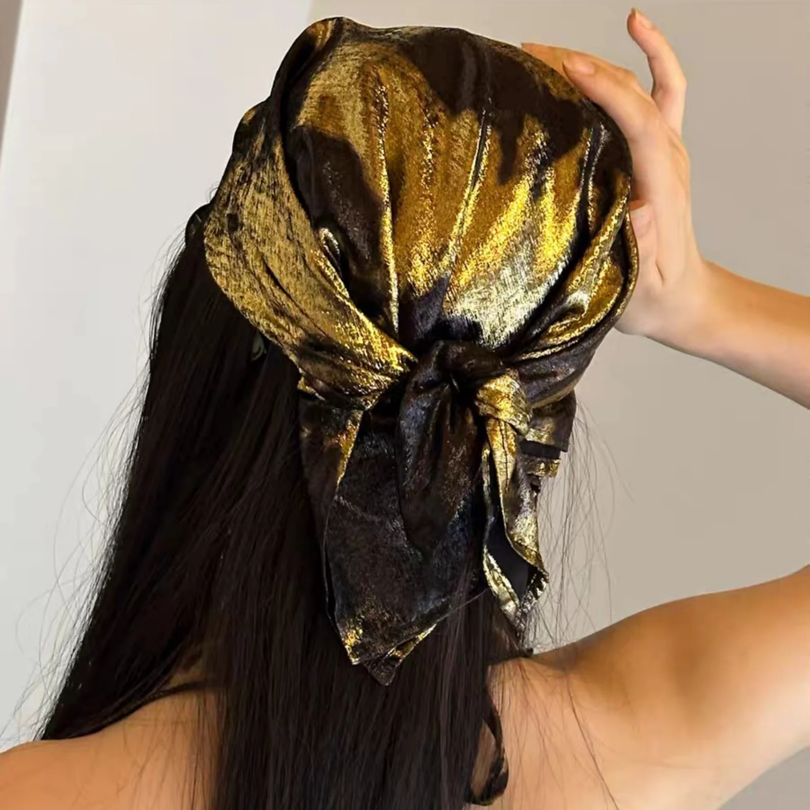 1PC Metallic Gold & Black Head Scarf, Tie-Back Turban Headwrap, Stylish Hair Accessory for Women, Perfect for Fashionable Looks
1PC Metallic Gold & Black Head Scarf, Tie-Back Turban Headwrap, Stylish Hair Accessory for Women, Perfect for Fashionable Looks