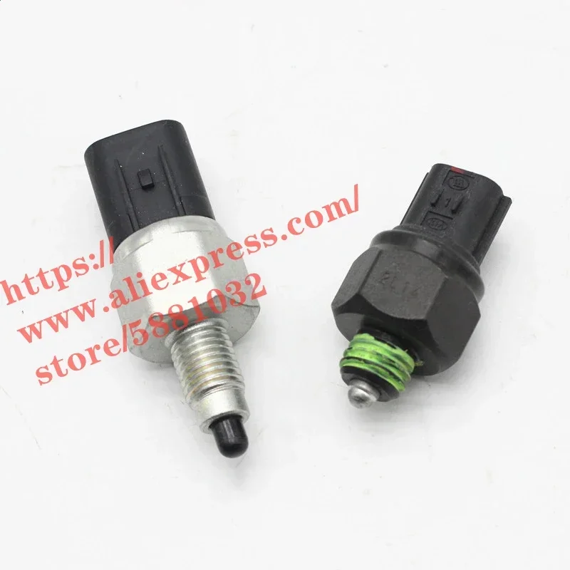 Выключатель/датчик фонаря заднего хода для Maxus V80 5Speed/6Speed
Выключатель/датчик фонаря заднего хода для Maxus V80 5Speed/6Speed