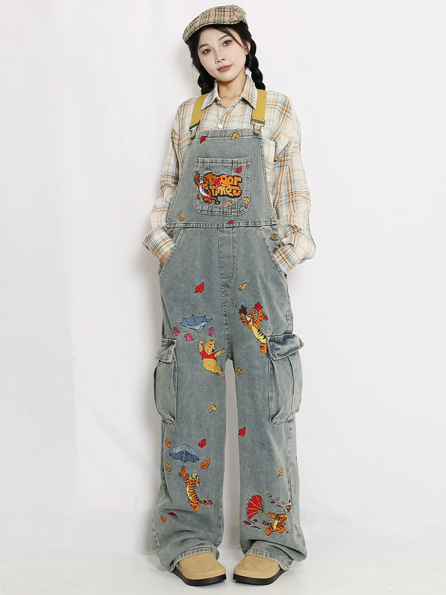 Джинсовые комбинезоны с вышивкой в стиле ретро и американской талией, женские свободные модные брендовые широкие брюки с высокой талией, осенняя одежда
Джинсовые комбинезоны с вышивкой в стиле ретро и американской талией, женские свободные модные брендовые широкие брюки с высокой талией, осенняя одежда