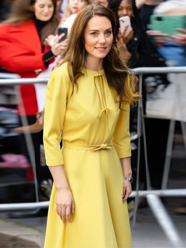 Элегантное приталенное платье миди в корейском стиле с молнией, из полиэстера, с круглым вырезом и коротким рукавом, для свиданий и повседневной носки.
Элегантное приталенное платье миди в корейском стиле с молнией, из полиэстера, с круглым вырезом и коротким рукавом, для свиданий и повседневной носки.