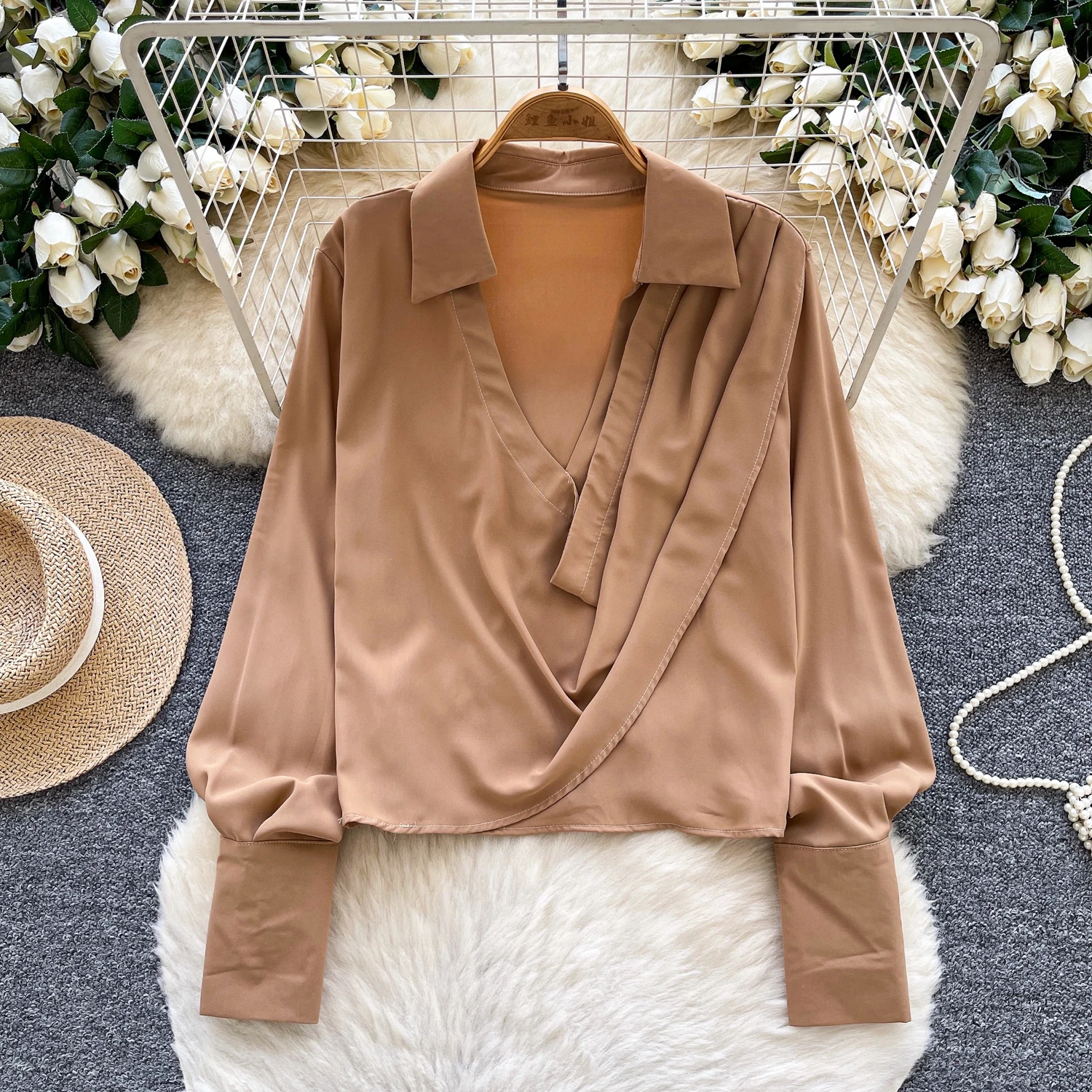 Элегантный сексуальный свободный воротник с длинными рукавами, женский корейский модный осенний уличный топ
Элегантный сексуальный свободный воротник с длинными рукавами, женский корейский модный осенний уличный топ