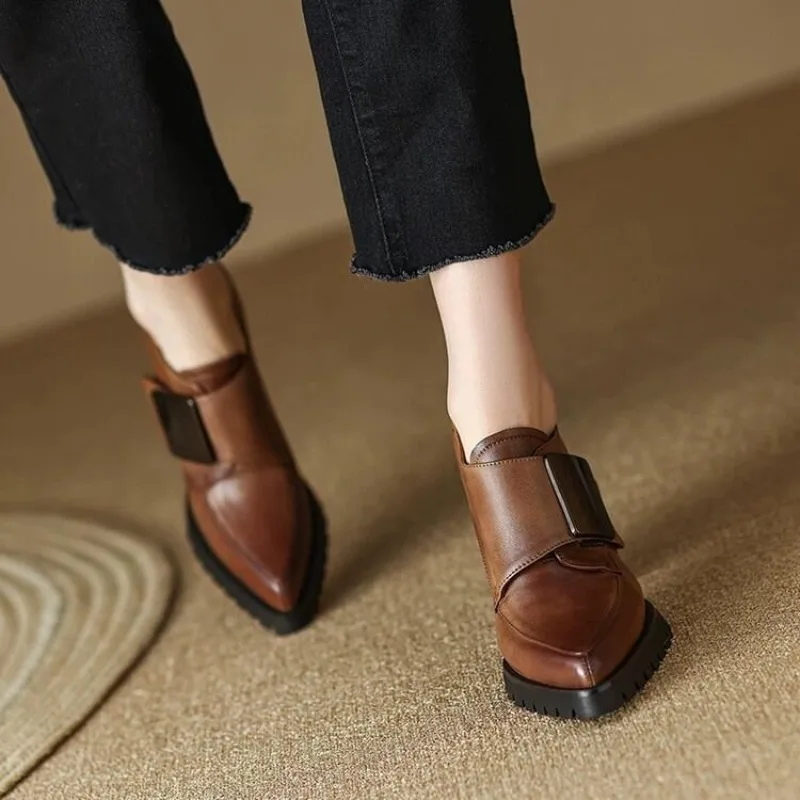 Women's Single Shoes Autumn New Pointed Toe Deep Mouth Metal Buckle Platform Non-Slip Heels
Women's Single Shoes Autumn New Pointed Toe Deep Mouth Metal Buckle Platform Non-Slip Heels