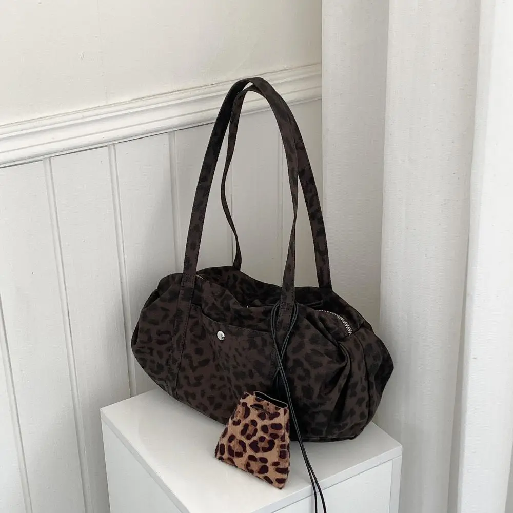 Lightweight Leopard Print Shoulder Bag Large Capacity Foldable Canvas Tote Bag Korean Style Nylon Material Bowling Bag Women
Lightweight Leopard Print Shoulder Bag Large Capacity Foldable Canvas Tote Bag Korean Style Nylon Material Bowling Bag Women