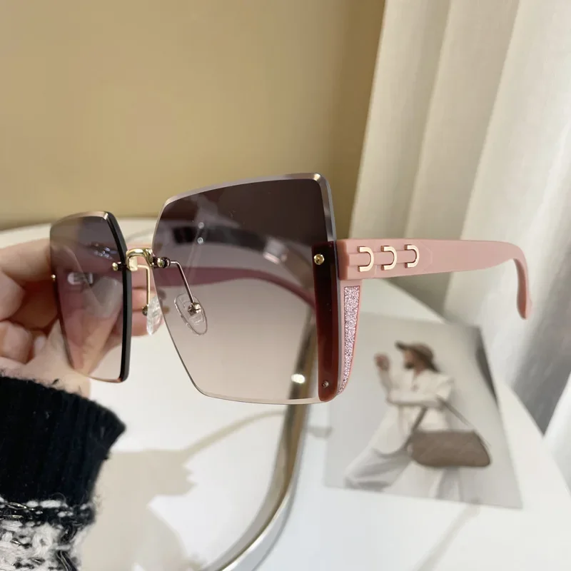 2023 Square Sunglasses Women Brand Design Retro Colorful Fashion Party Sun Glasses Female Sexy Personality Eyewear Unisex UV400
2023 Square Sunglasses Women Brand Design Retro Colorful Fashion Party Sun Glasses Female Sexy Personality Eyewear Unisex UV400