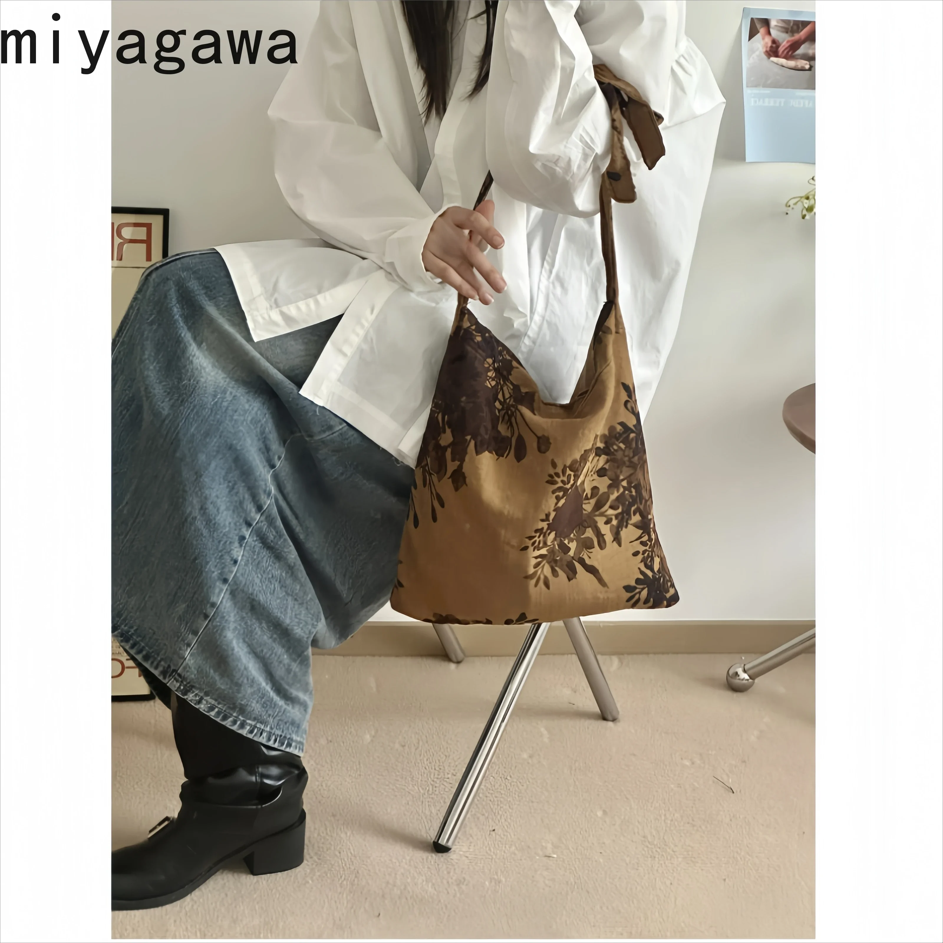 Miyagawa 2024 New Autumn/Winter Retro Casual Bags for Women Large Capacity Commuter Single Shoulder Cross Shoulder Tote Bag
Miyagawa 2024 New Autumn/Winter Retro Casual Bags for Women Large Capacity Commuter Single Shoulder Cross Shoulder Tote Bag