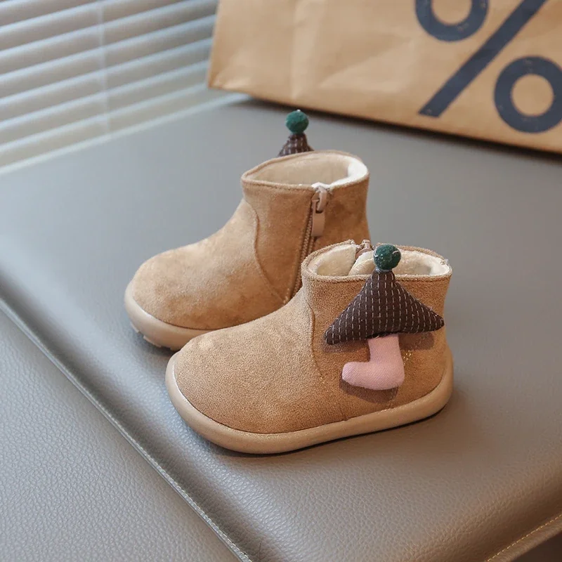 2025 детские хлопковые полусапожки для девочек и мальчиков, зимняя новая модная обувь в корейском стиле на мягкой подошве, нескользящая универсальная теплая обувь
2025 детские хлопковые полусапожки для девочек и мальчиков, зимняя новая модная обувь в корейском стиле на мягкой подошве, нескользящая универсальная теплая обувь