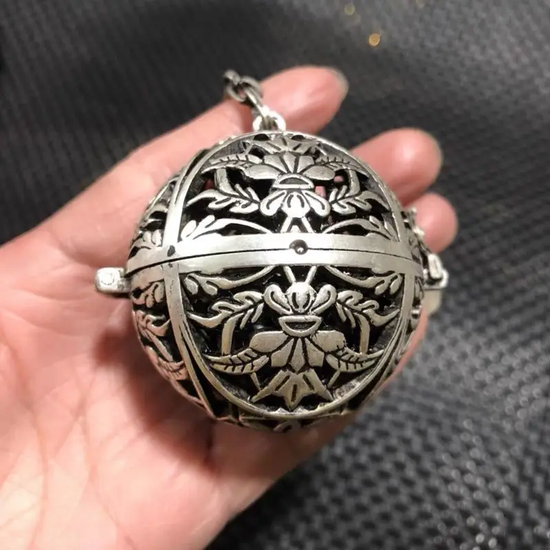 Antique Miscellaneous Collection Antique Hollow Incense Ball Balance Ball
Antique Miscellaneous Collection Antique Hollow Incense Ball Balance Ball