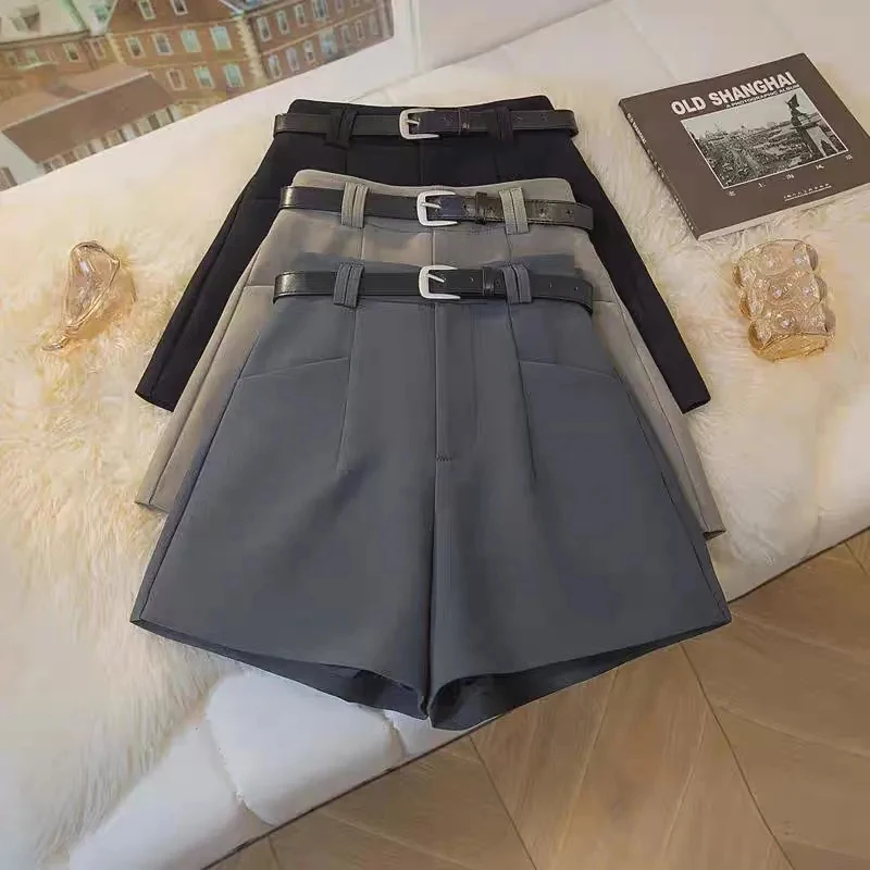 High Waist with Belt Women Suit Shorts Summer Korean Elegant Office Ladies Casual Short Y2K Solid Loose All Match Wide Leg Short
High Waist with Belt Women Suit Shorts Summer Korean Elegant Office Ladies Casual Short Y2K Solid Loose All Match Wide Leg Short