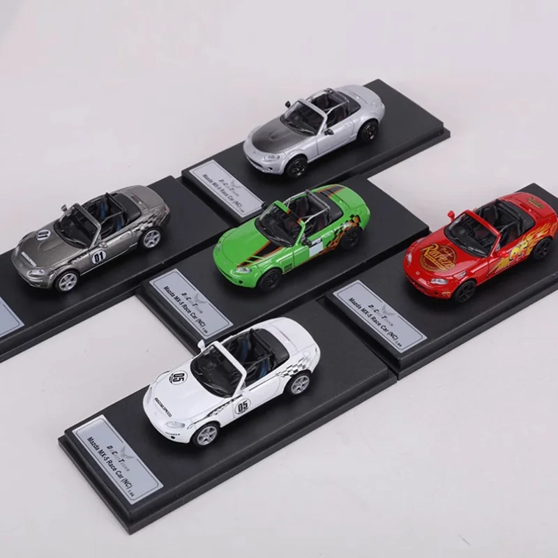 DCT 1:64 Scale Alloy MX-5 Racing Car Model Diecast Finished Product Simulation Toy Static Model Collection Ornament
DCT 1:64 Scale Alloy MX-5 Racing Car Model Diecast Finished Product Simulation Toy Static Model Collection Ornament